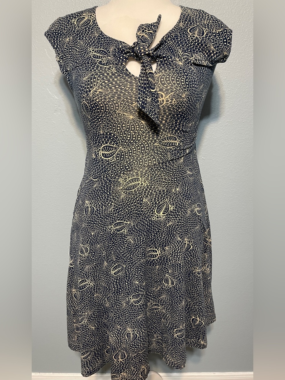 Effie’s Heart Dress Botanical Floral Tie Front Keyhole Fit Flare Retro Medium